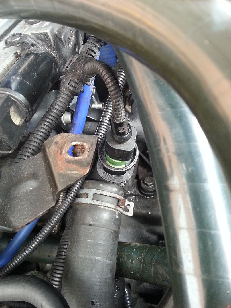 How to Replace Coolant sensor Housing Skoda Octavia Guides BRISKODA